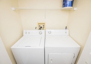 3 bedrooms - Resort Amenities - Close to Disney - Royal Palm Bay