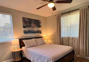 3 minute walk to the beach! Quiet community