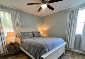 3 minute walk to the beach! Quiet community