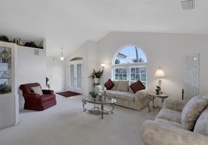 316 Edgewater Court