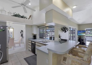 316 Edgewater Court