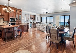 3BR/3BA ~ ON THE BEACH! Sleeps 9 ~ Huntington By The Sea