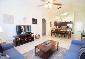 4 bed pool home, 2 king suites, west-facing pool, games room, Disney 11 miles!