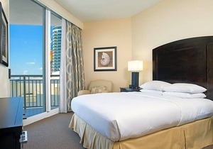 4-Star Hotel ∙ DoubleTree by Hilton Ocean Point Resort - North Miami Beach