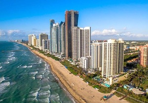 4-Star Hotel ∙ DoubleTree by Hilton Ocean Point Resort - North Miami Beach