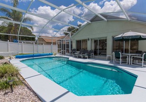 5 * Fantastic Private Villa! Disney 12 mins! Pool not overlooked! Hot tub!