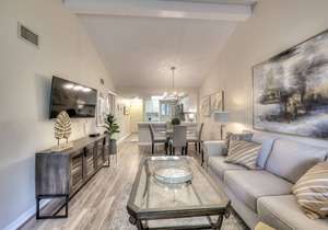 5 Star Beach Getaway! 3rd floor condo! Must see