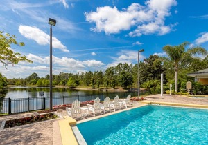 5th floor condo w/ sauna, shared pools, hot tub, gym, balcony, near theme parks