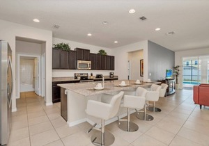 6 bedroom 5 bathroom with Spa and Games Room Brand New Modern Furnishings