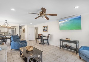 6-Seat Golf Cart ~ Private Patio ~ Lakefront ~ Community Pool
