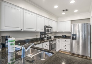 6-Seat Golf Cart ~ Private Patio ~ Lakefront ~ Community Pool