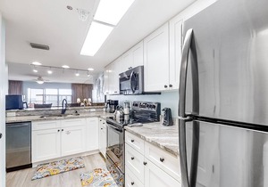 6th Floor Beachy Condo On Okaloosa Island, On-Site Pool