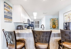 6th Floor Beachy Condo On Okaloosa Island, On-Site Pool