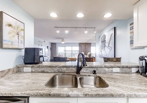 6th Floor Beachy Condo On Okaloosa Island, On-Site Pool