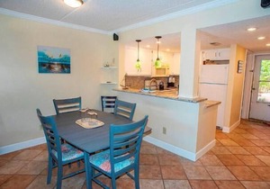 7106 Courtyard Villa 1st Fl S