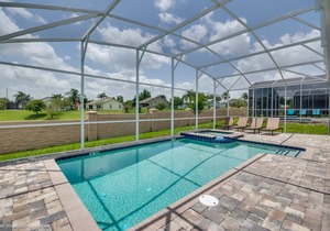 9 BED | 5 BATH High-End Villa w/POOL 1672Moon