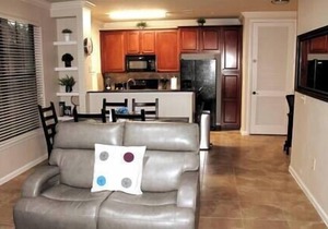 9 miles from Disney - Bella Piazza spacious condo