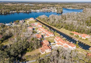 90 yrds to water! BBQ, Com. Pool, Pet friendly, Families welcome!