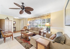 9434LAKESIDEVIMH - Lakeside House