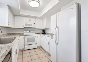Affordable Relaxation at Palm Manor