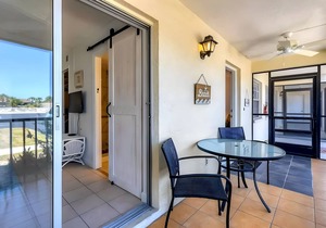Affordable Relaxation at Palm Manor