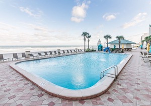Air-Conditioned 14th Floor King Studio Steps from the Beach | Access to 4 Pools + 2 Hot Tubs