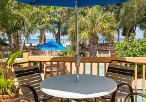 Alamanda Villas 5: 1 BR/1 BA Resort in Holmes Beach, sleeps 4
