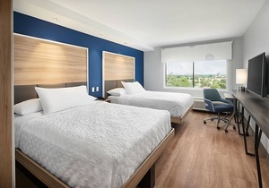 Amazing Deal! 2 Gorgeous Units, Parking, Near Sheridan Square Shopping Center!