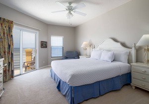 Amazing Marina and Bayfront Views! Coastal Decor, Walk to Pool, Tram to BEACH