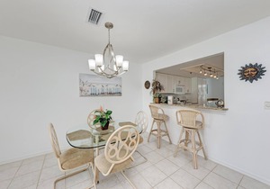 Anna Maria Island Beach Sands 203-Private Beach Access-Free Wi-Fi-Heated Pool