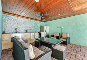 Anna Maria Island Beach Palace-Private Pool-Private Outdoor Kitchen-Free Wi-Fi