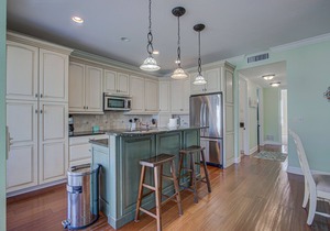 Anna Maria Island Beach Palace-Private Pool-Private Outdoor Kitchen-Free Wi-Fi