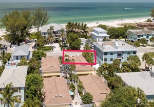 Anna Maria Island condo with heated pool, short walk from the beach