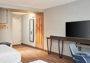 Awesome Find! 2 Roomy Units, Close to Frost Park and Tigertail Lake Park!
