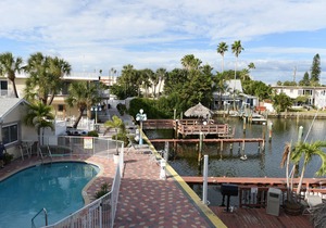 Bay Palms Waterfront Resort - Hotel and Marina