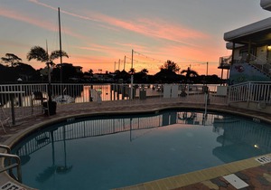 Bayview Plaza Waterfront Resort