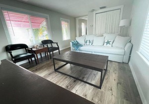 Beach Ave Escape - Unit B