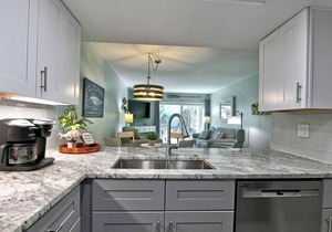 Beach Castle Resort #23: 1 BR, 1 BA Hotel in Longboat Key, Sleeps 4