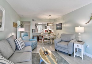 Beach Castle Resort #23: 1 BR, 1 BA Hotel in Longboat Key, Sleeps 4