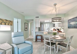 Beach Castle Resort #23: 1 BR, 1 BA Hotel in Longboat Key, Sleeps 4