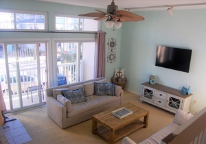 Beach Condo, 1 block from beach, 2 bedrooms!