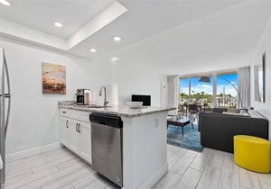 Beach Condo/High-End Finishes/Island Beach Resort/No Cleaning Fee/Condo 212