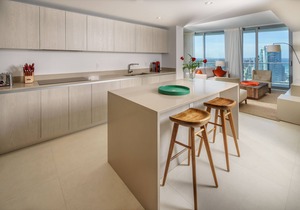 Beach Front Premium Condo@Hyde