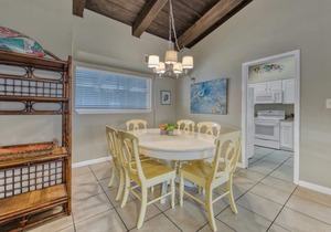 Beach Getaway! Pet-friendly! Chateau La Mer 15E!