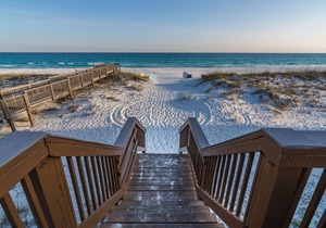 Beach Getaway! Pet-friendly! Chateau La Mer 15E!