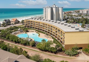 Beach Resort 203 - Gulf View, Heated Community Pool, Free Beach Service!