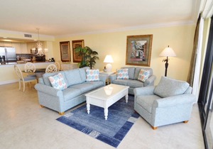Beachfront 10th Floor Resort Condo - Breathtaking views