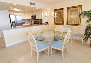 Beachfront 10th Floor Resort Condo - Breathtaking views