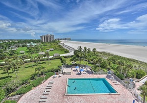 Beachfront Marco Island Condo w/ Pool Access!