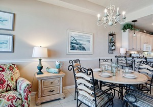 BEACHFRONT PARADISE! Reserve your beachside vacation, CALL TODAY to book your Fall vacation!